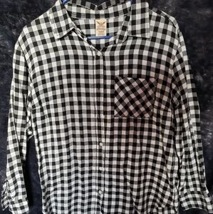Long sleeve button down plaid shirt